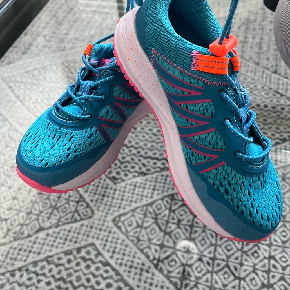 Kids Size 13 Avia sneakers
